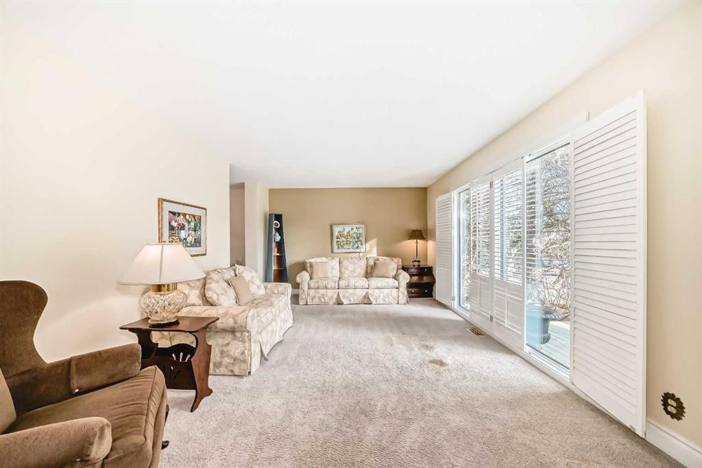 6623 Lethbridge Crescent Sw, Calgary, AB - Indoor