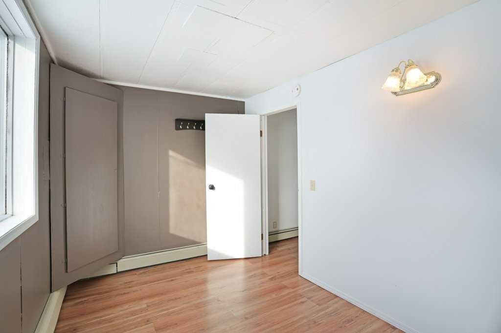 102 Centre Street, Duchess, AB