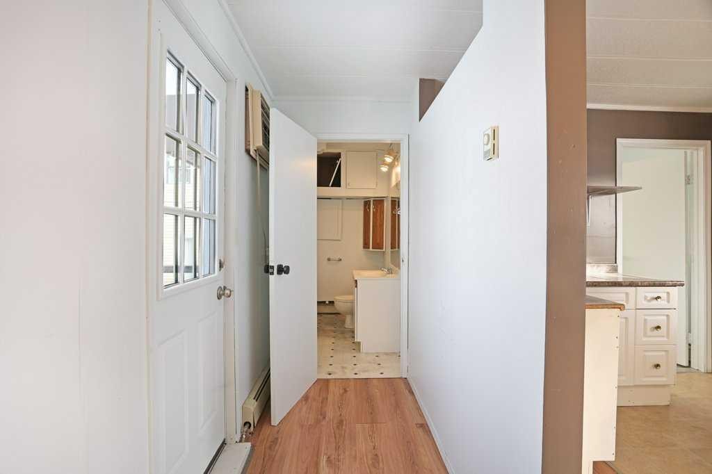 102 Centre Street, Duchess, AB