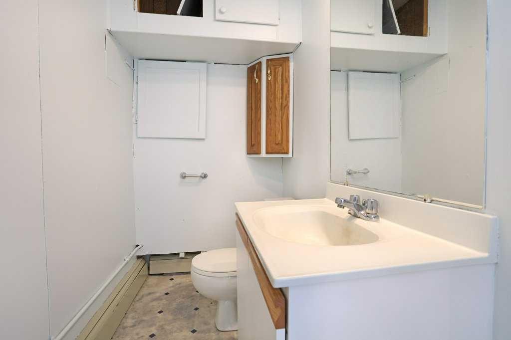 102 Centre Street, Duchess, AB