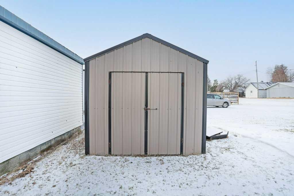 102 Centre Street, Duchess, AB