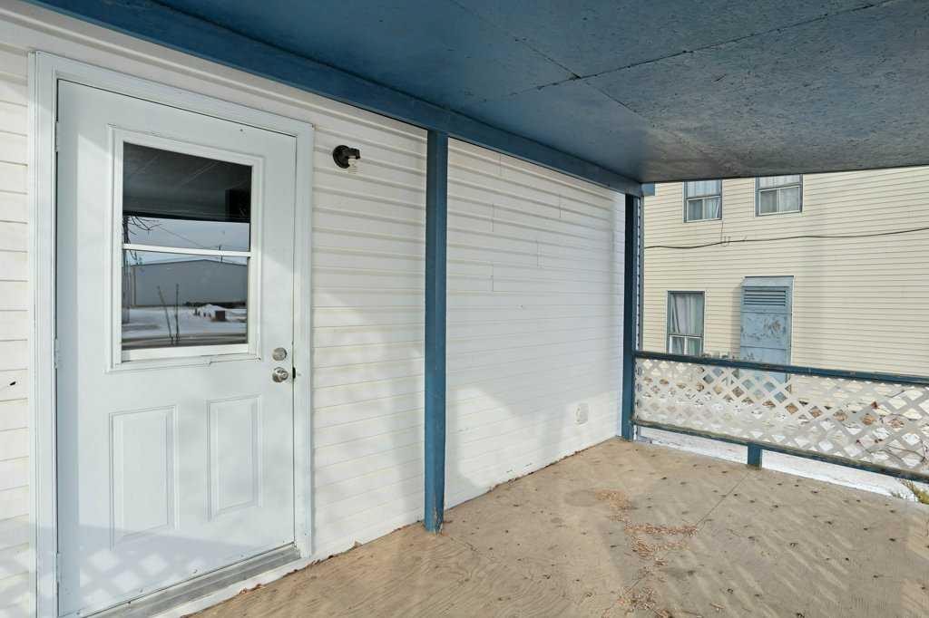 102 Centre Street, Duchess, AB