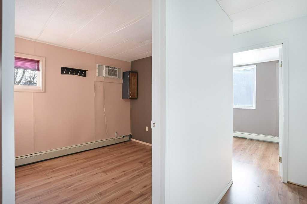 102 Centre Street, Duchess, AB