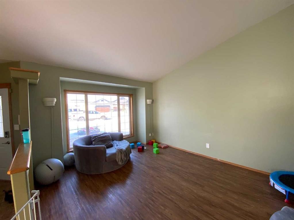 12 Pleasant Park Place West, Brooks, AB - Indoor