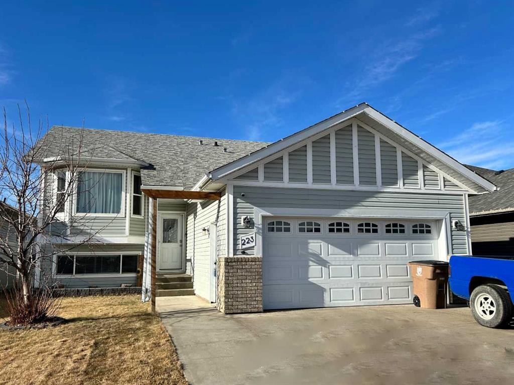 223 15 Street East, Brooks, AB - Outdoor With Facade