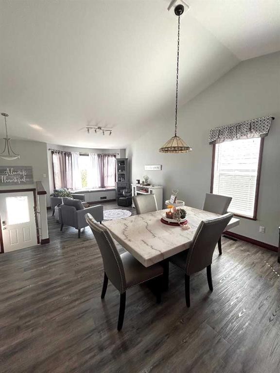 223 15 Street East, Brooks, AB - Indoor Photo Showing Dining Room