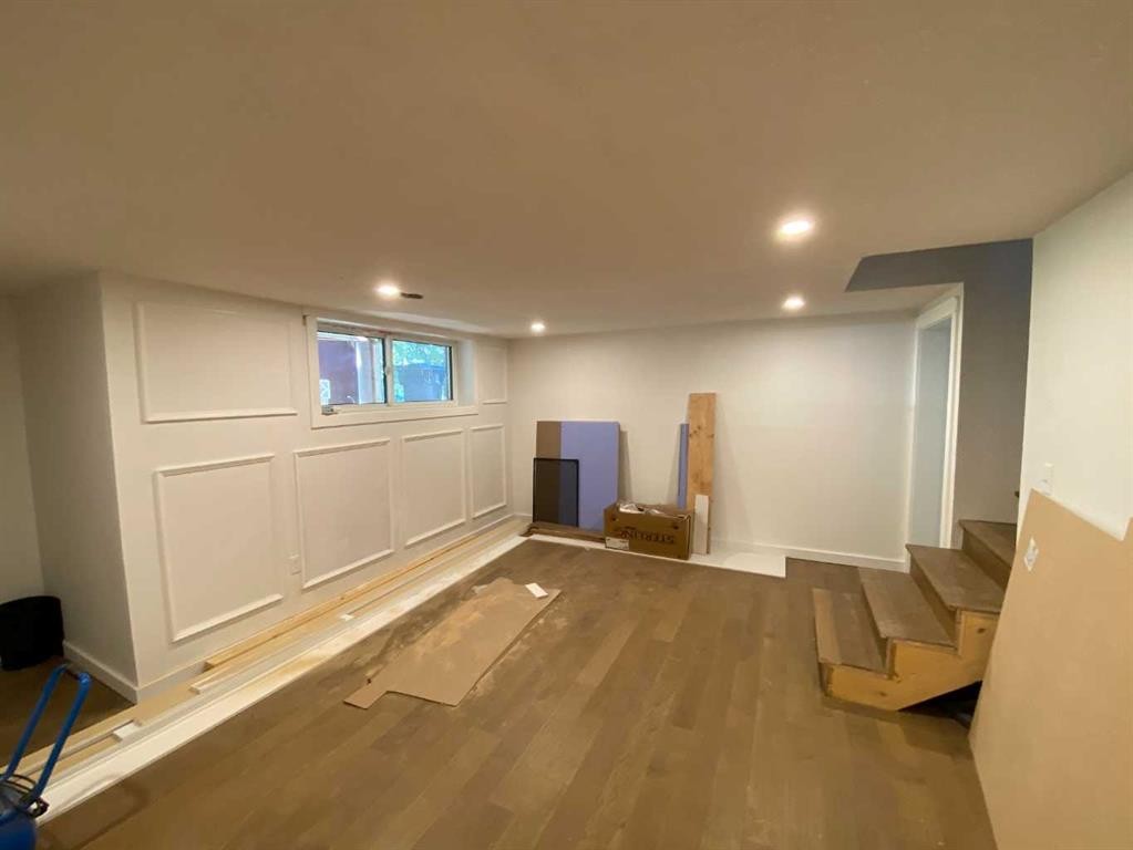 564 5 Street West, Brooks, AB - Indoor