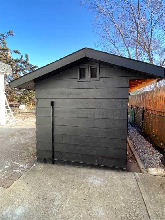 564 5 Street West, Brooks, AB - Outdoor