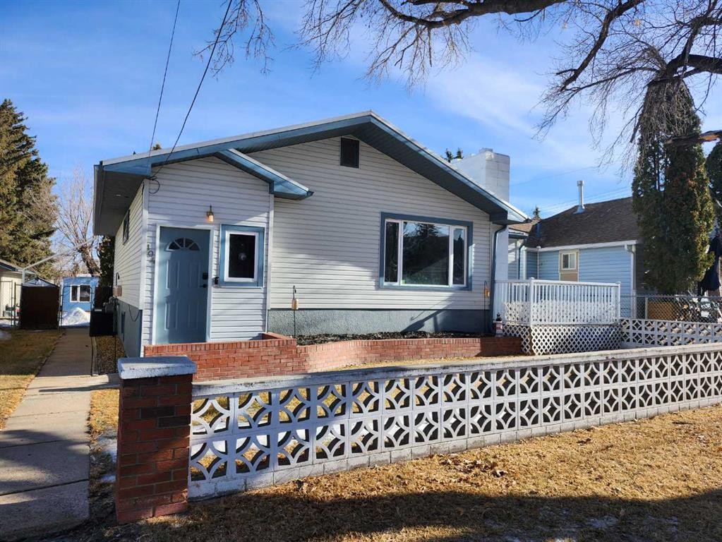 104 23 Street Nw, Drumheller, AB - Outdoor