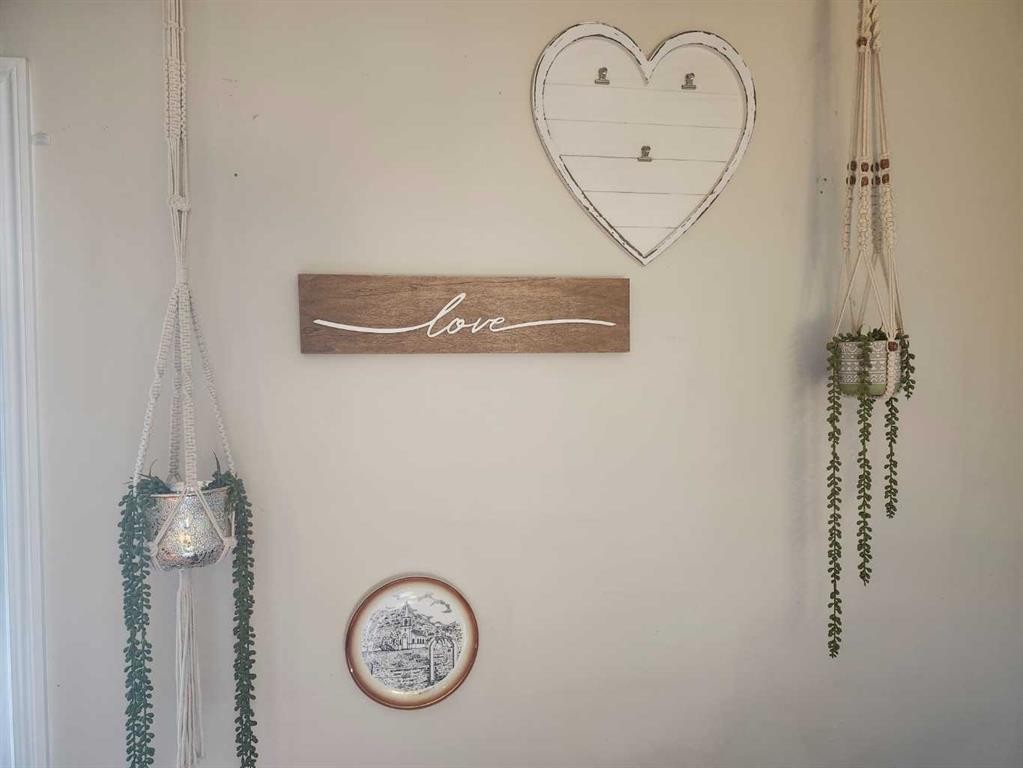 104 23 Street Nw, Drumheller, AB - Indoor Photo Showing Other Room