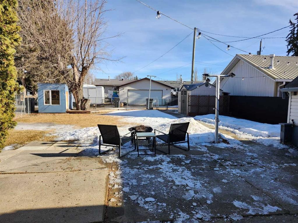 104 23 Street Nw, Drumheller, AB - Outdoor