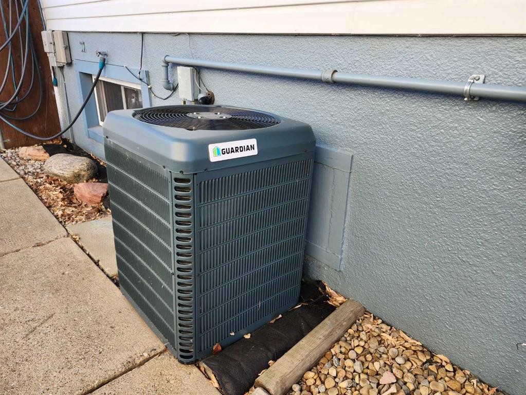 104 23 Street Nw, Drumheller, AB - Outdoor