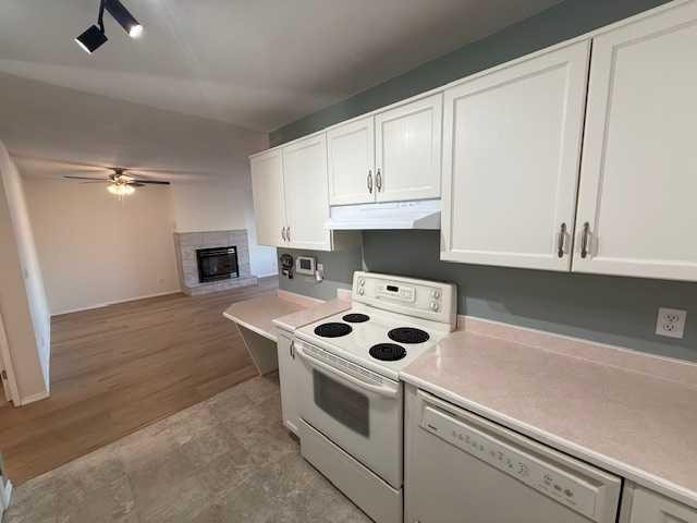 830 Birchwood Close, Drumheller, AB - Indoor Photo Showing Kitchen