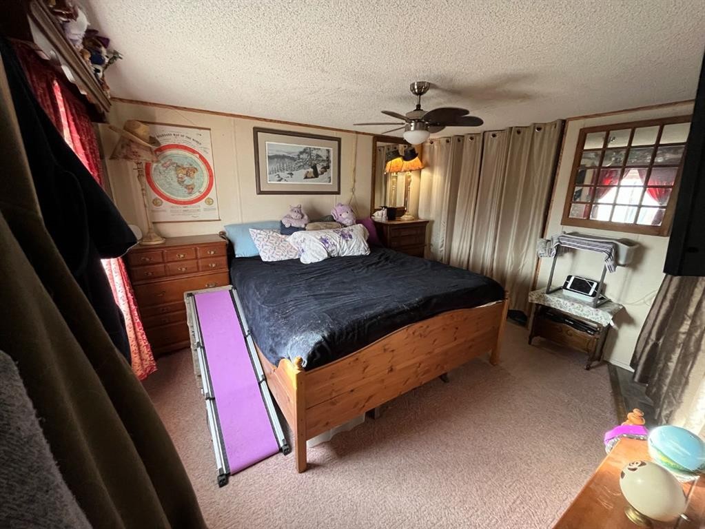 331 Gleichen Street, Gleichen, AB - Indoor Photo Showing Bedroom