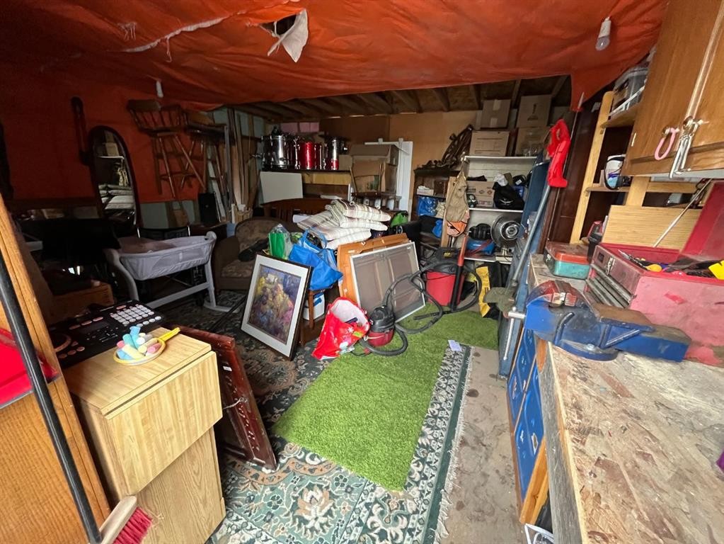 331 Gleichen Street, Gleichen, AB - Indoor