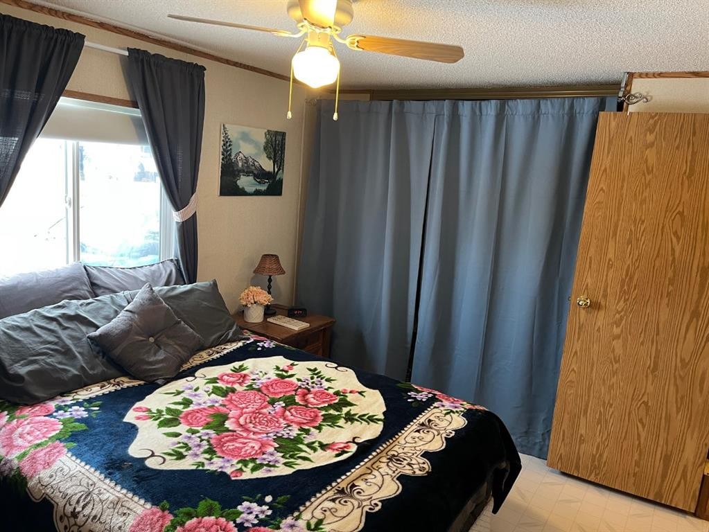 331 Gleichen Street, Gleichen, AB - Indoor Photo Showing Bedroom