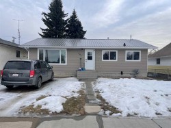 207 7 Avenue EAST Hanna, AB T0J 1P0