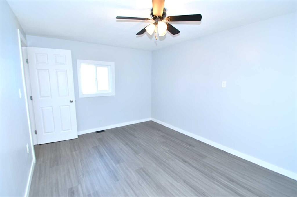 24-831 2 Avenue, Bassano, AB