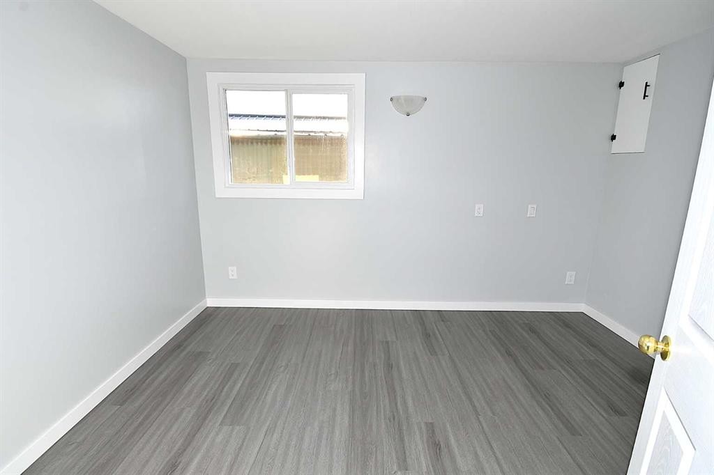 24-831 2 Avenue, Bassano, AB