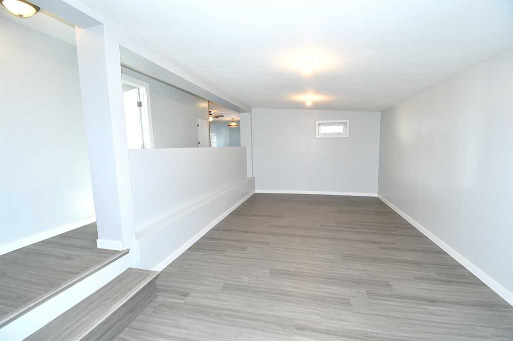 24-831 2 Avenue, Bassano, AB