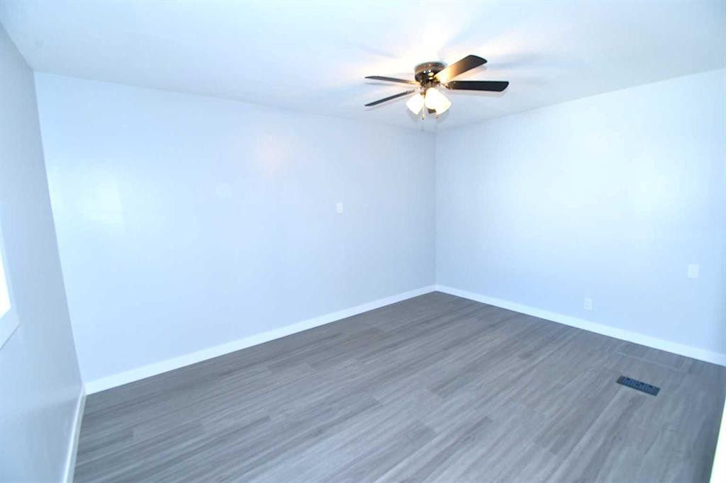 24-831 2 Avenue, Bassano, AB