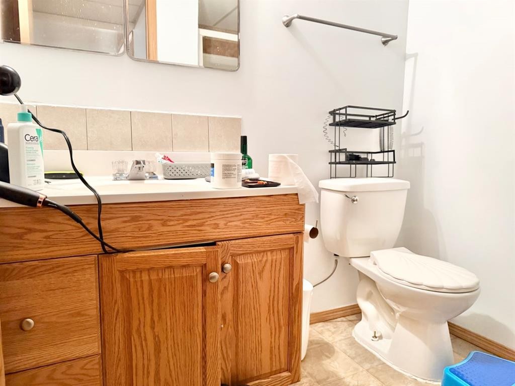 5 Garrow Crescent East, Brooks, AB - Indoor Photo Showing Bathroom