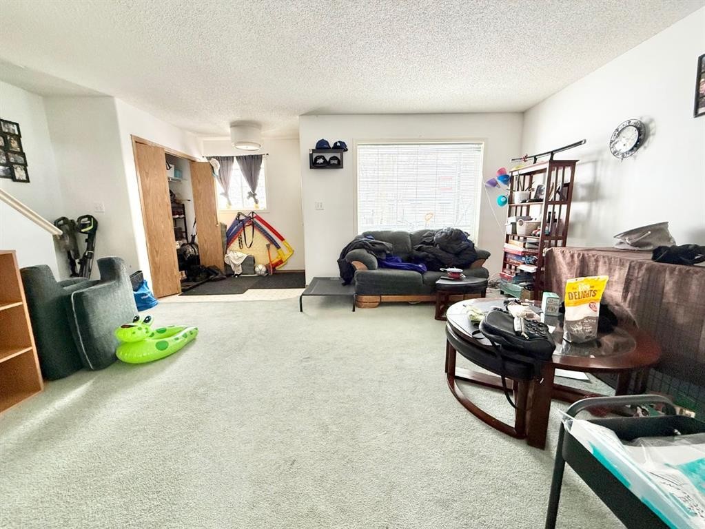 5 Garrow Crescent East, Brooks, AB - Indoor Photo Showing Living Room