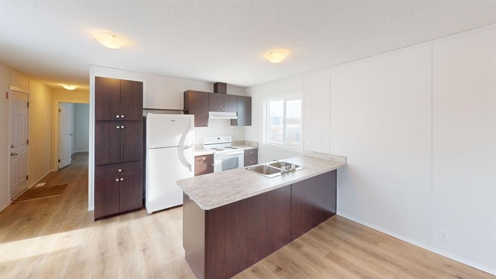 14-831 2 Avenue, Bassano, AB