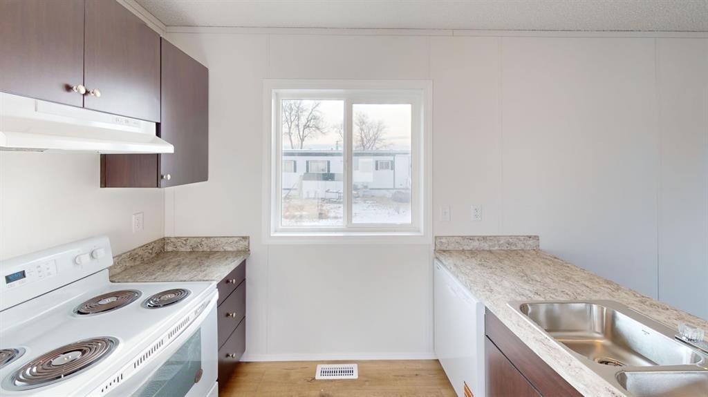 14-831 2 Avenue, Bassano, AB