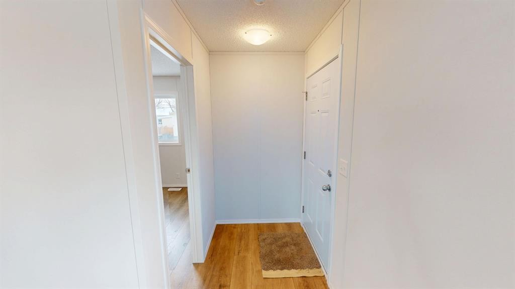 14-831 2 Avenue, Bassano, AB