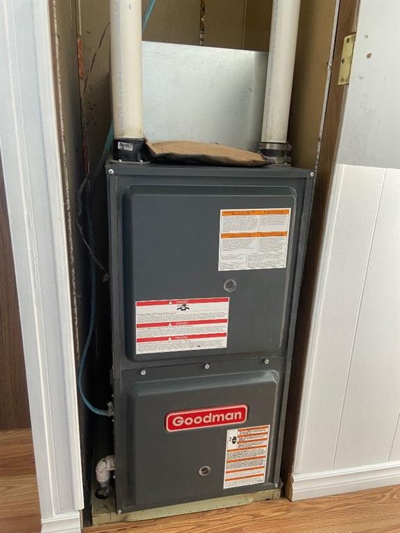 220 1 Avenue Se, Youngstown, AB - Indoor Photo Showing Basement