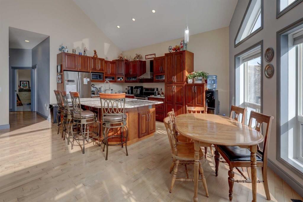 336 Mabbott Road, Drumheller, AB - Indoor Photo Showing Dining Room