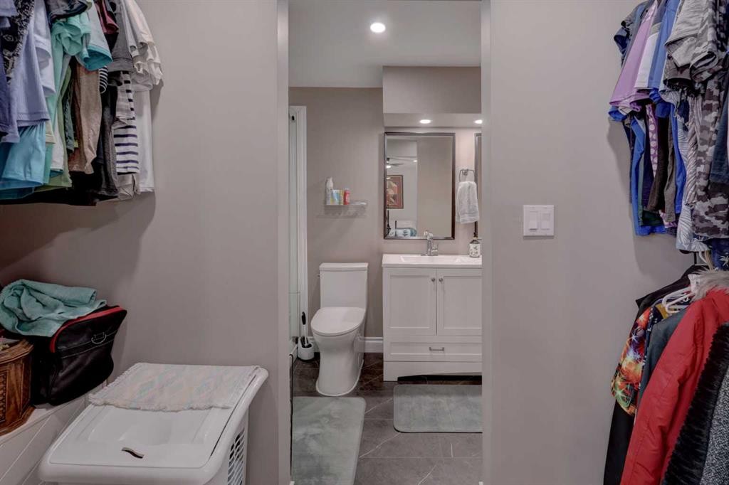 336 Mabbott Road, Drumheller, AB - Indoor