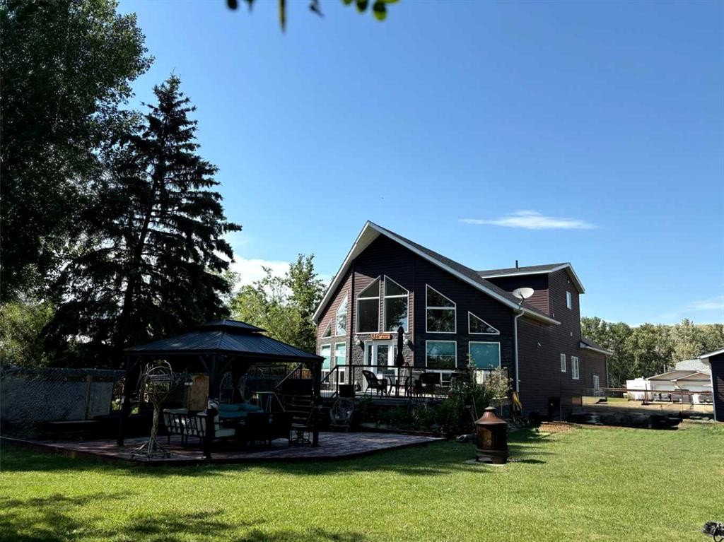 336 Mabbott Road, Drumheller, AB - Outdoor With Deck Patio Veranda