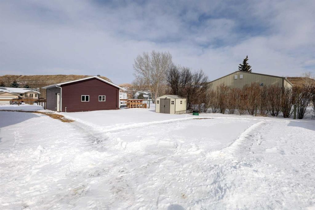 336 Mabbott Road, Drumheller, AB - Outdoor