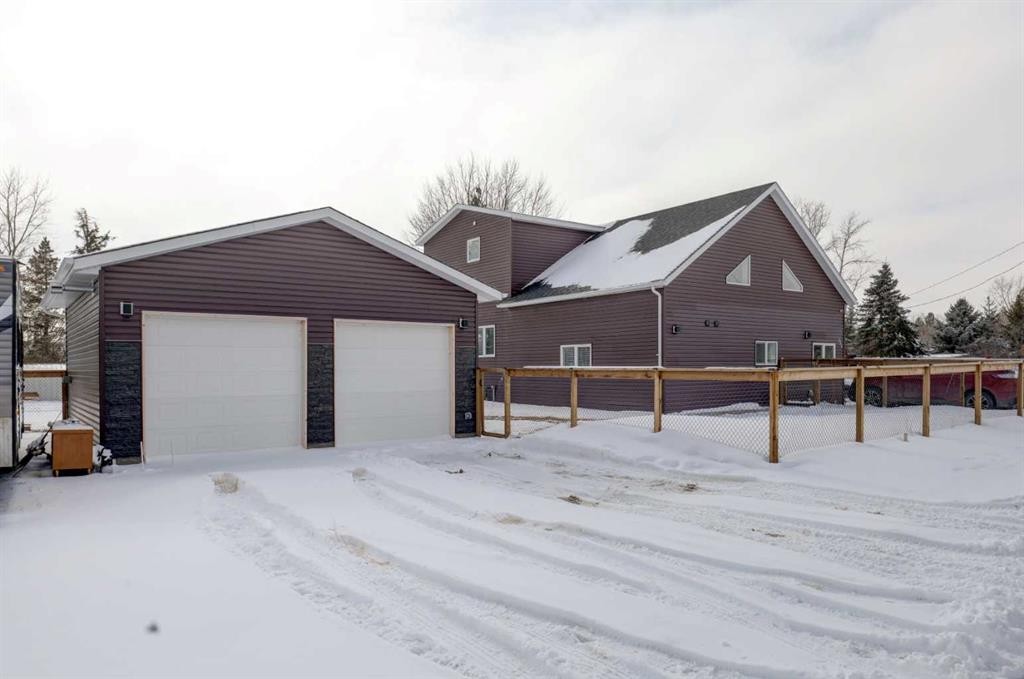 336 Mabbott Road, Drumheller, AB - Outdoor