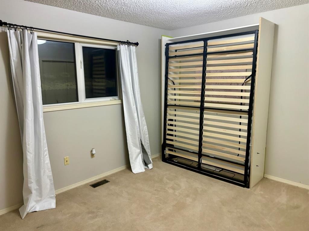 32 Ramsey Close, Red Deer, AB - Indoor