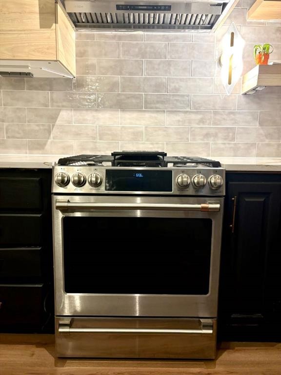 32 Ramsey Close, Red Deer, AB - Indoor Photo Showing Kitchen With Upgraded Kitchen