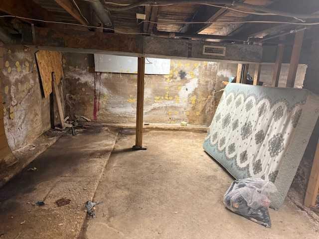 899 3 Avenue West, Drumheller, AB - Indoor Photo Showing Basement