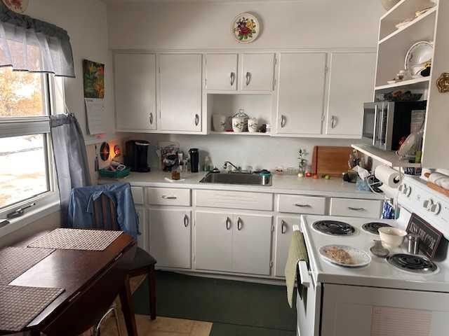 118 2 Avenue West, Cereal, AB - Indoor Photo Showing Kitchen