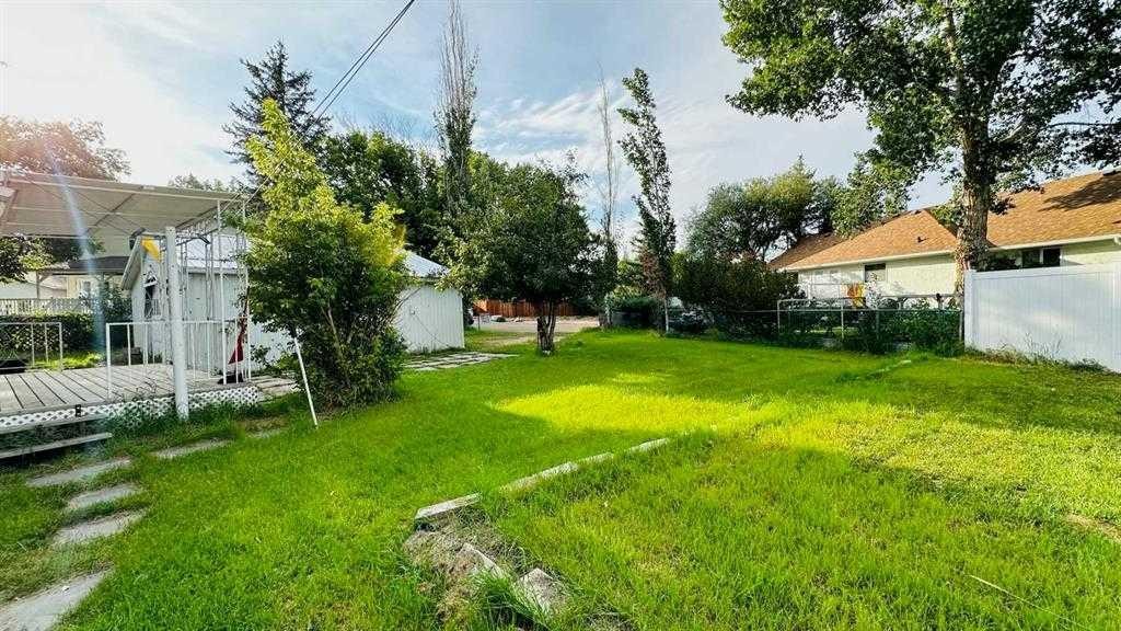 1133 300 Newcastle Place, Drumheller, AB - Outdoor