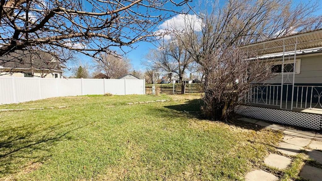 1133 300 Newcastle Place, Drumheller, AB - Outdoor