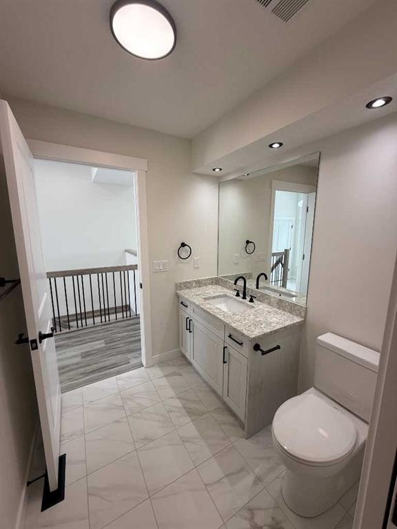 22 Garden Way, Drumheller, AB - Indoor Photo Showing Bathroom