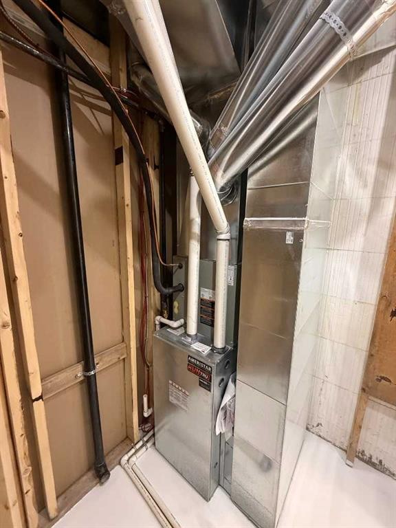 22 Garden Way, Drumheller, AB - Indoor Photo Showing Basement