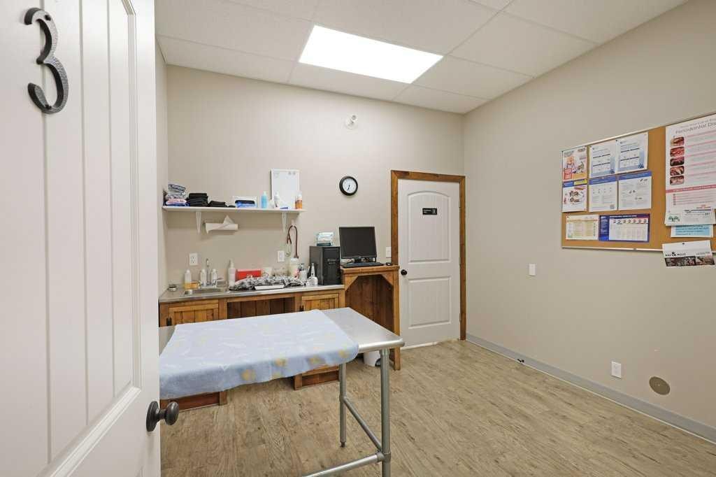 50 Upland Boulevard West, Brooks, AB