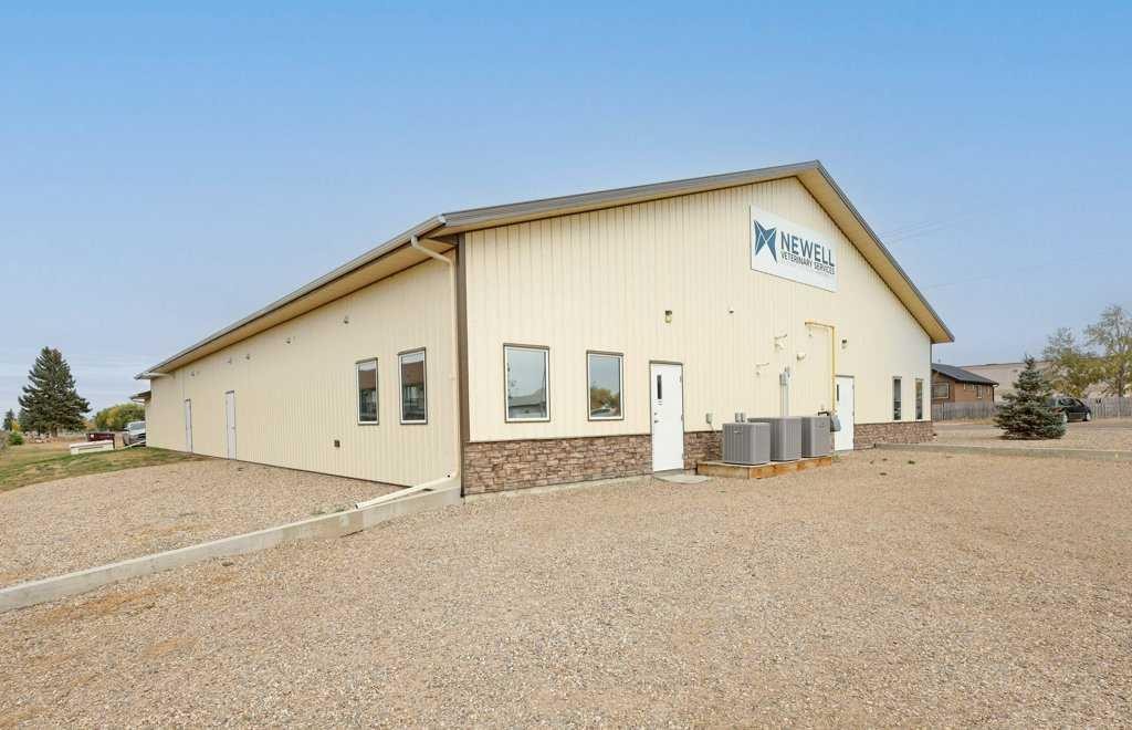 50 Upland Boulevard West, Brooks, AB