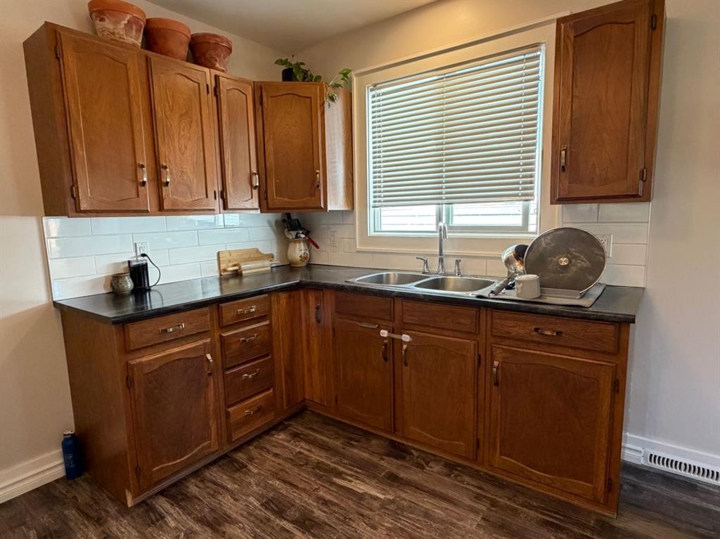 541 3 Avenue West, Drumheller, AB