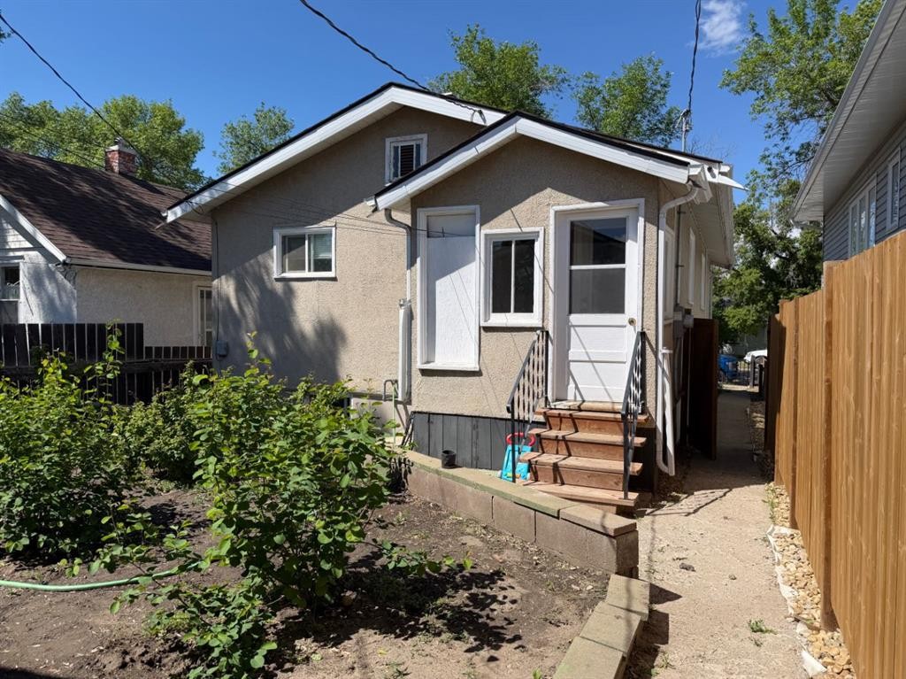 541 3 Avenue West, Drumheller, AB