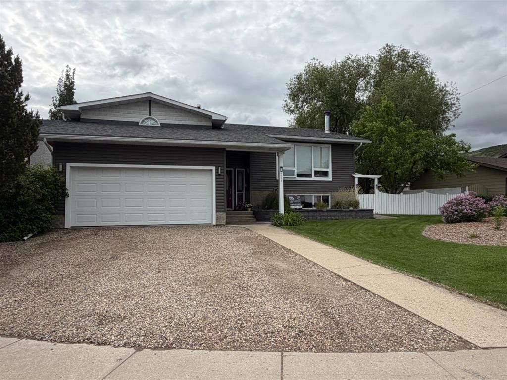248 5 Street, Drumheller, AB