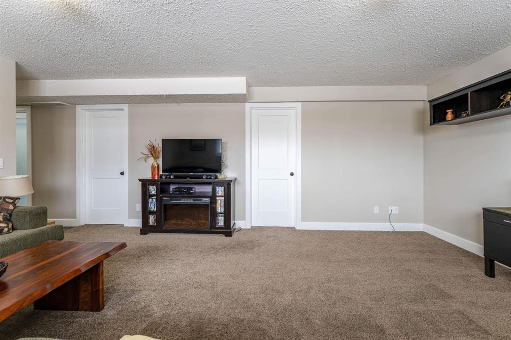 248 5 Street, Drumheller, AB